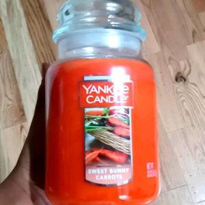Sweet bunny carrot candle